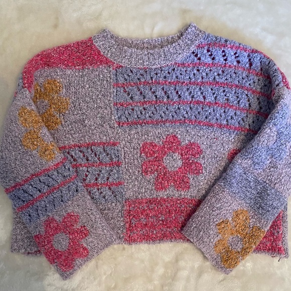 XS Moon & Madison Cropped Sweater - Picture 1 of 2